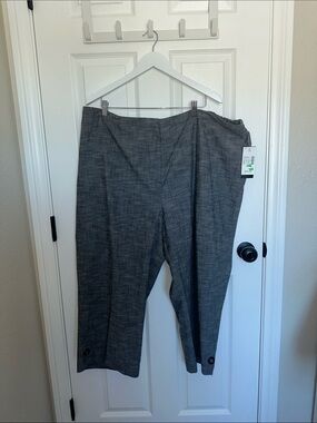 Maggie Bernes Gray Textured Pull-On Capri Pants & button down top NWT